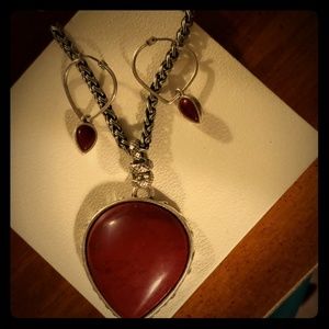 Necklace and earring set